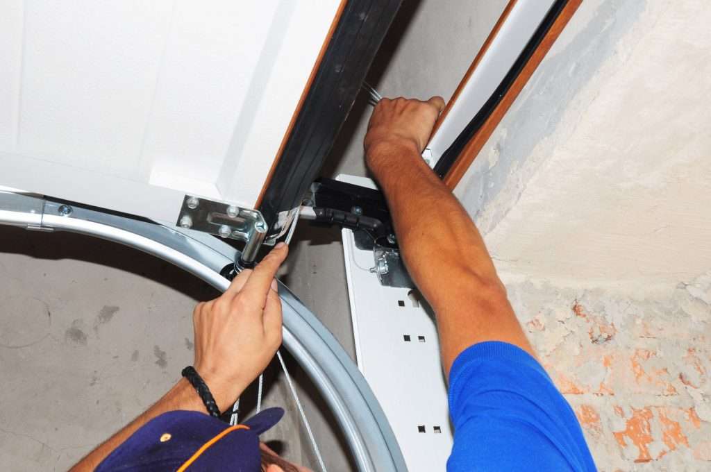 how-much-does-garage-door-repair-cost-1024x680